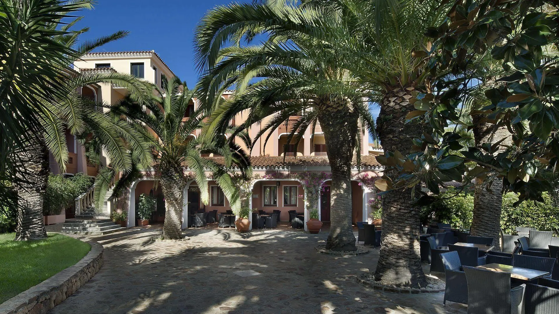 Cala Ginepro Hotel Resort & Spa オロゼーイ
